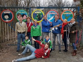 Werkgroep Steenbergerpark Leeft ontvangt estafettestok